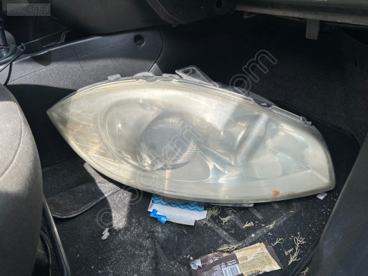 Fiat Linea sağ ön far