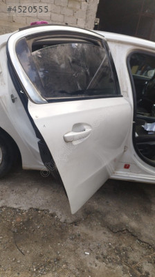 Peugeot 508 2011 sağ arka kapı
