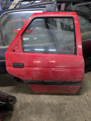 Ford escort sağ arka kapı