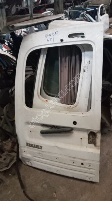 renault kangoo sol arka bagaj