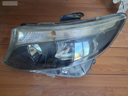 Mercedes  Benz  Vito Sol  Far