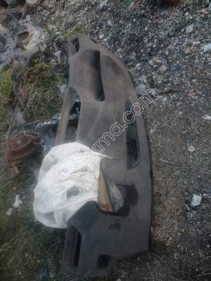 Peugeot 308 ön göğüs torpito