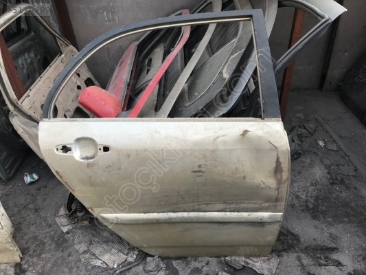 Toyota Corolla Arka Kapı Sağ 2003-2007