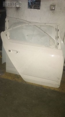 Skoda OCTAVİA sağ arka kapı 2013 2018