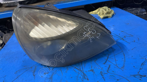 RENAULT CLİO 2 SAĞ FAR