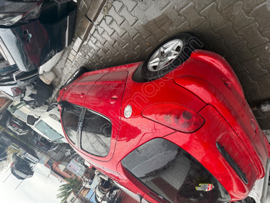 Peugeot 206 sağ ön kapı