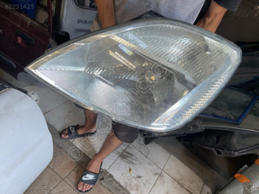 Ford Fiesta sol ön far lambası