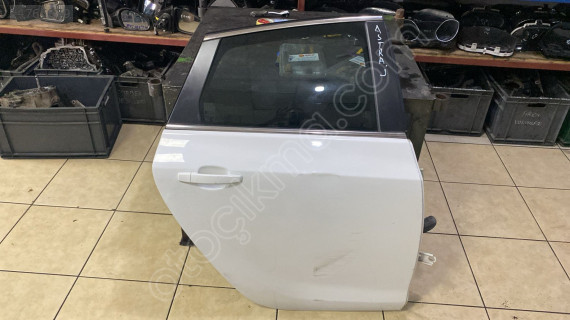 OPEL ASTRA J SAĞ ARKA KAPI ÇIKMA ORJİNAL
