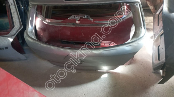 opel corsa bagaj kapağı