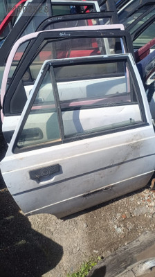 Renault 9 sağ arka kapı