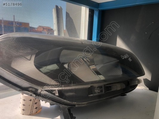 FORD COURİER SAĞ FAR