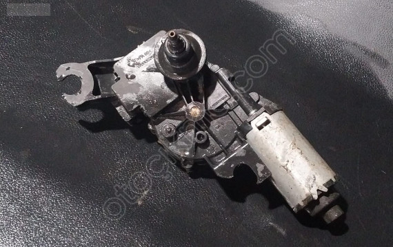 Audi Q3 arka cam silecek motoru