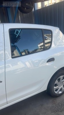 Daçia sandero kapı