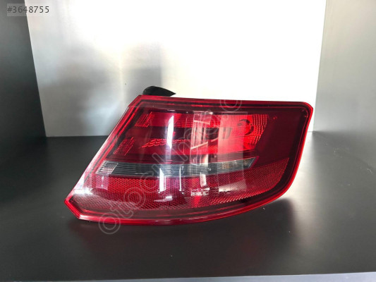 Sağ Dış Stop Lambası Audi A3 Hatchback 2013-2016 8V4945096C