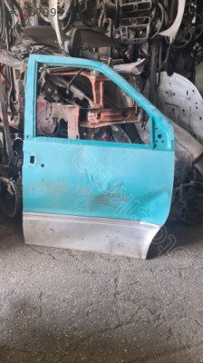 NİSSAN VANETTO SAĞ ÖN KAPI