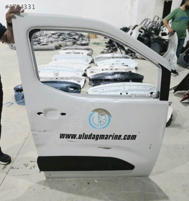 OPEL COMBO E BEYAZ SAĞ ÖN KAPI ORJINAL LOKALLIK