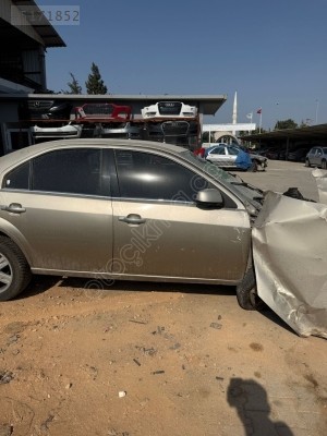 FORD MONDEO SAĞ ÖN KAPI ÇIKMA ORJİNAL