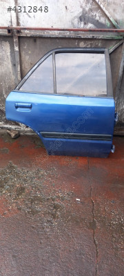 Mazda 323 sedan sağ arka kapı