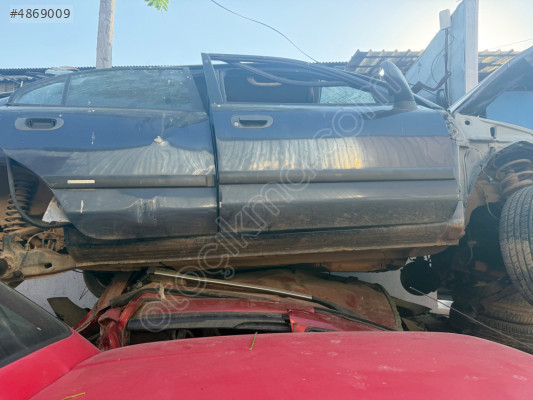 Mitsubishi Carizma sağ ön kapı