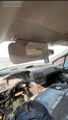 Peugeot 307 ön göğüslük