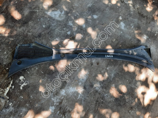 Fiat Linea Ön Cam Izgarası