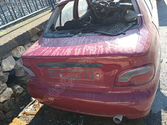 Hyundai accent bagaj kapağı