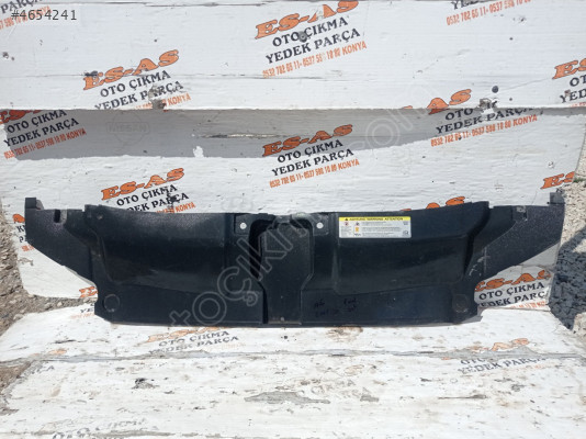 AUDİ A6 ÖN PANEL ÜST PLASTİĞİ ÇIKMA ORJİNAL 2011