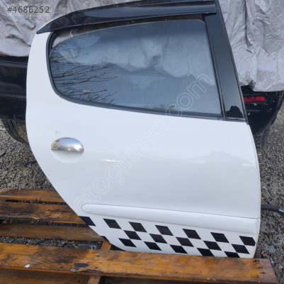 PEUGEOT 206 SAĞ ARKA KAPI ORJINAL ÇIKMA