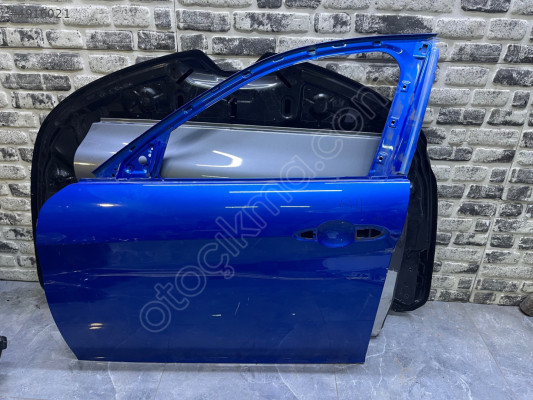 Alfa Romeo Giulia sol ön kapı