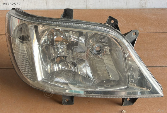 MERCEDES SPRİNTER SAĞ FAR