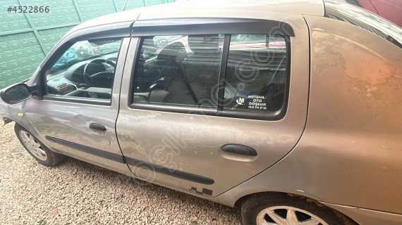 Clio 2 sol arka kapı araçtan sökme gri renk