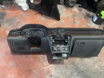 Passat B8 Çıkma Ön Göğüs Torpido - Fotoğraf 2