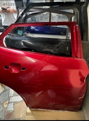 Peugeot 2008 sağ arka kapı Orjinal temiz