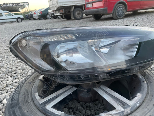 Ford Transit Courier sağ far