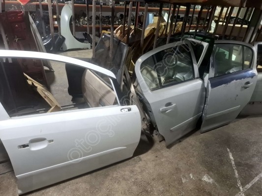 ÖZMEN OPEL CORSA D ÇIKMA SAĞ SOL ÖN ARKA KAPI