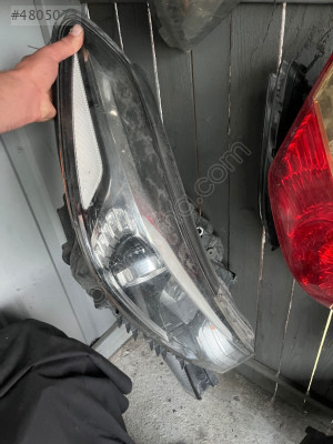 KİA CERATO SAĞ FAR