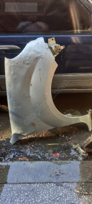 Renault Kangoo sağ çamurluk