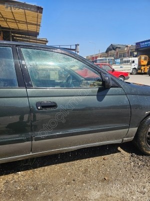 Toyota Corona sağ ön kapı