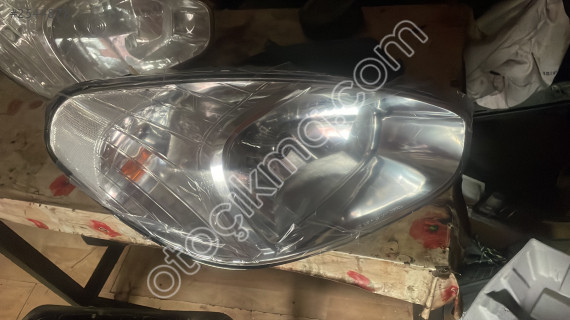 Hyundai Accent Era sağ ön far lambası