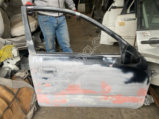 MİTSUBİSHİ CARİSMA SAĞ ÖN KAPI KİLİDİ 1997-2002 MODEL