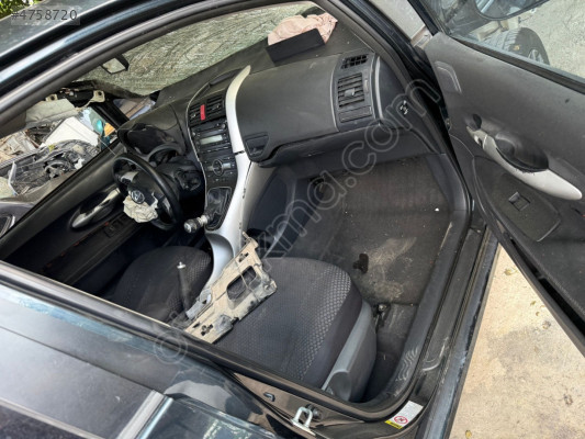 Toyota auris Torpido kapağı