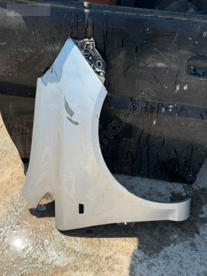opel corsa d sag ön çamurluk