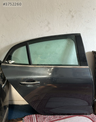 RENAULT MEGANE 4 SAĞ ARKA KAPI DOLU ORJ