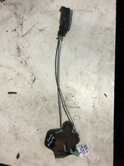 Toyota Corolla 2002-08 Sağ Arka Kapı Kilidi ve Kapı Kolu