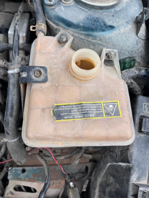 RENAULT LAGUNA 1 YEDEK SU DEPOSU