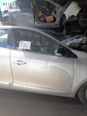 Renault Fluence sağ ön kapı