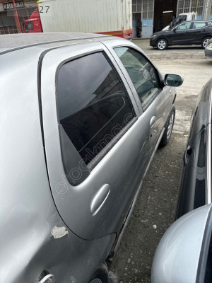 Fiat Albea sağ iki kapı Dolu 2 kapı