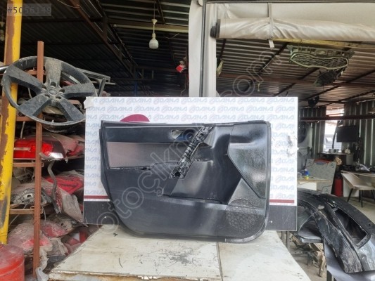 Toyota auris sol on kapı döşemesi