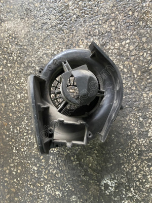 Renault Clio kalorifer motoru kutusu