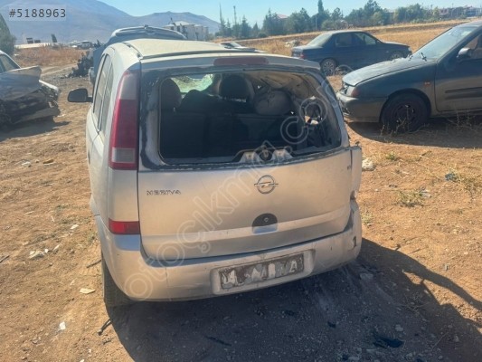 Opel Meriva bagaj kapağı